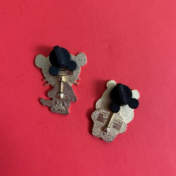 Winnie the Pooh Tigger Disney World Trading Pins “Bobblehead” Cute‎ Pins Rare - Picture 2 of 2